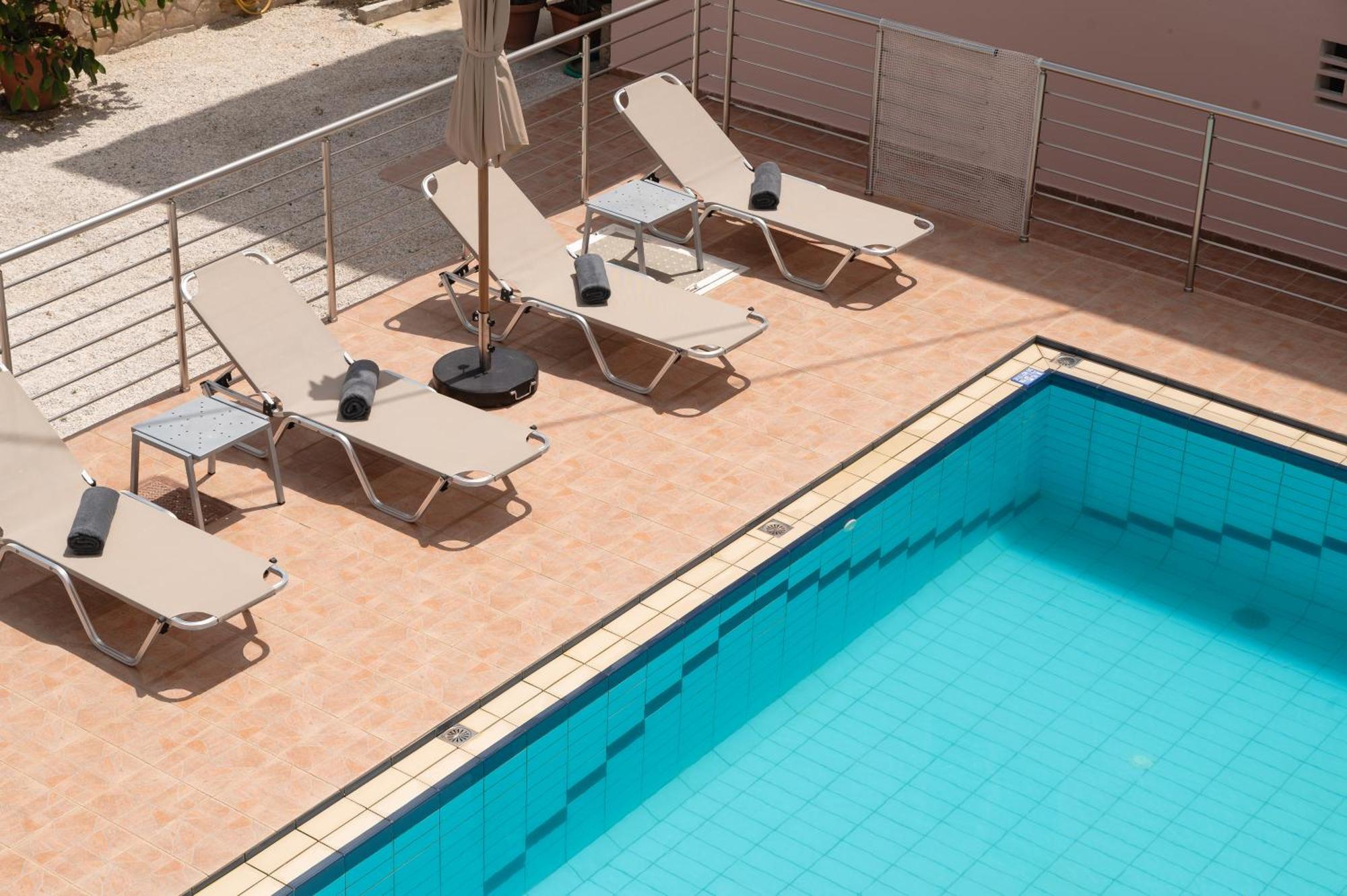 Thelesi Apartments Stalós Esterno foto